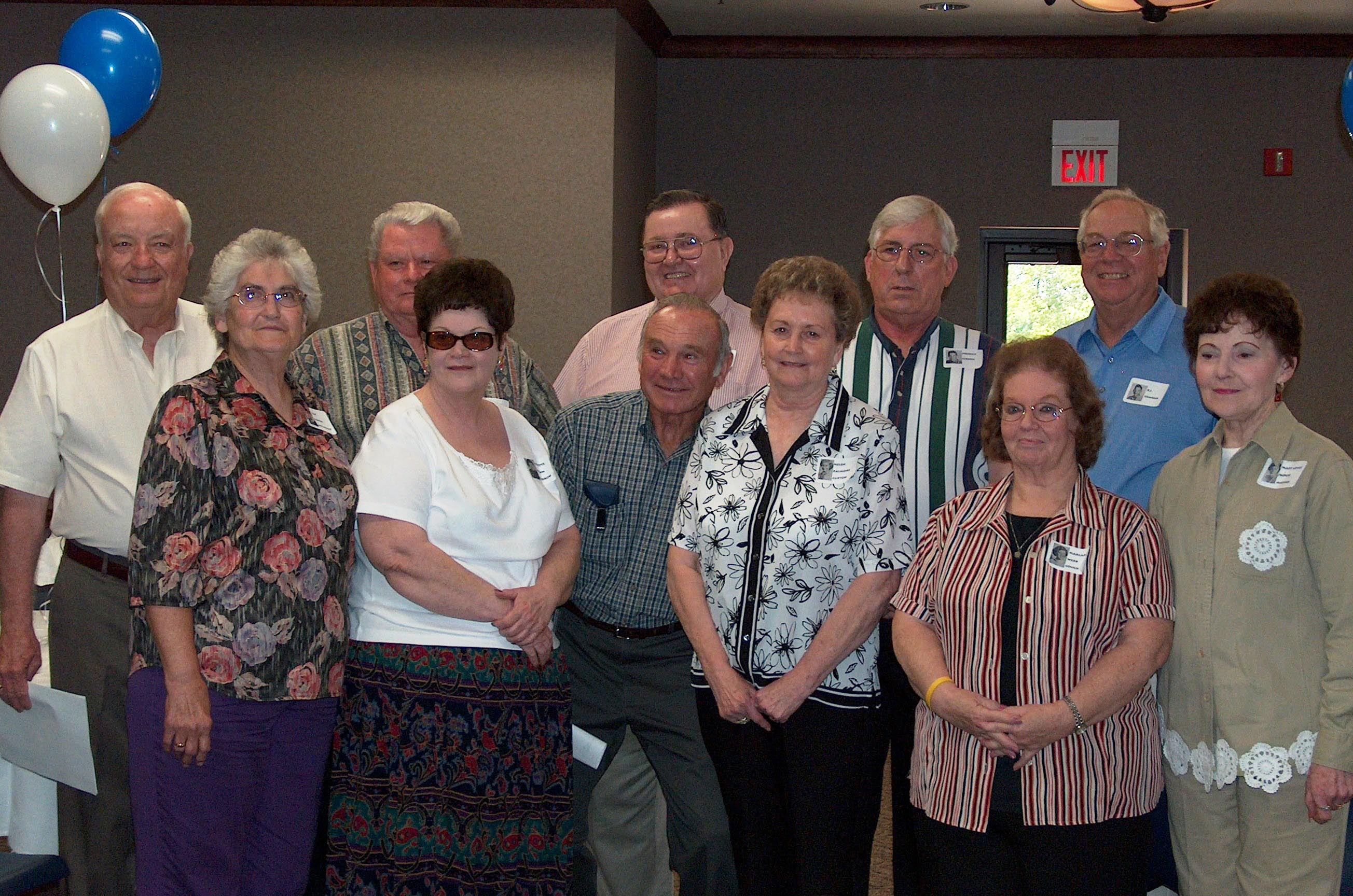 2005reunion1956students.jpg